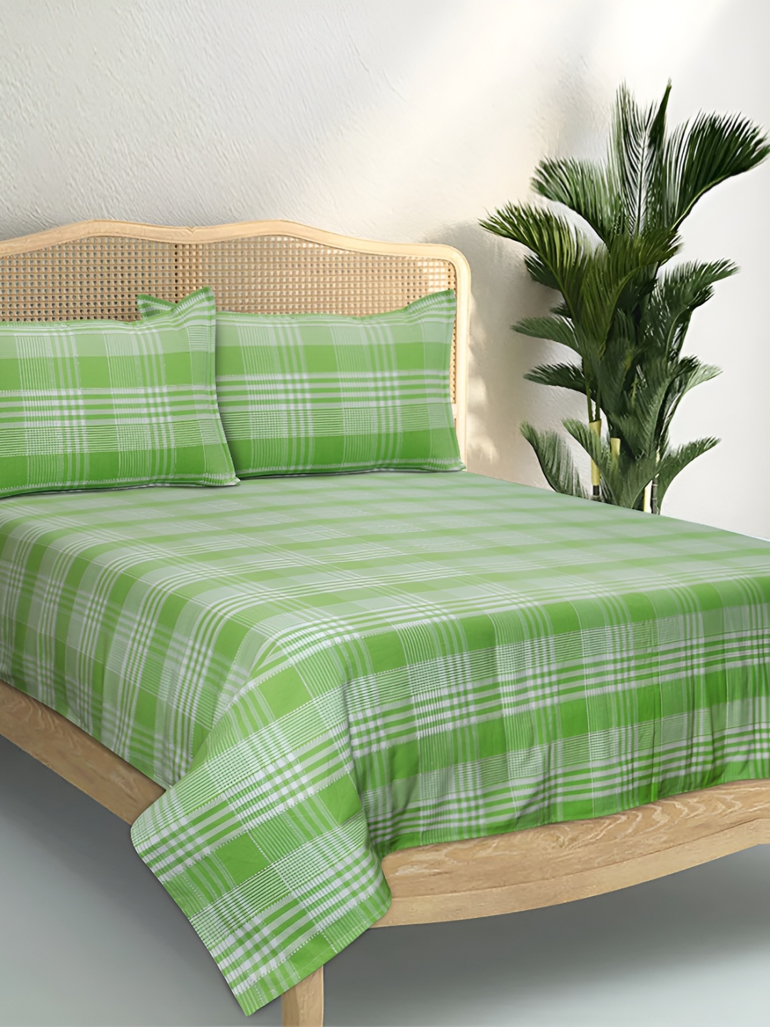 

Airwill Green & White Striped Cotton 104 TC Queen Bedsheet with 2 Pillow Covers