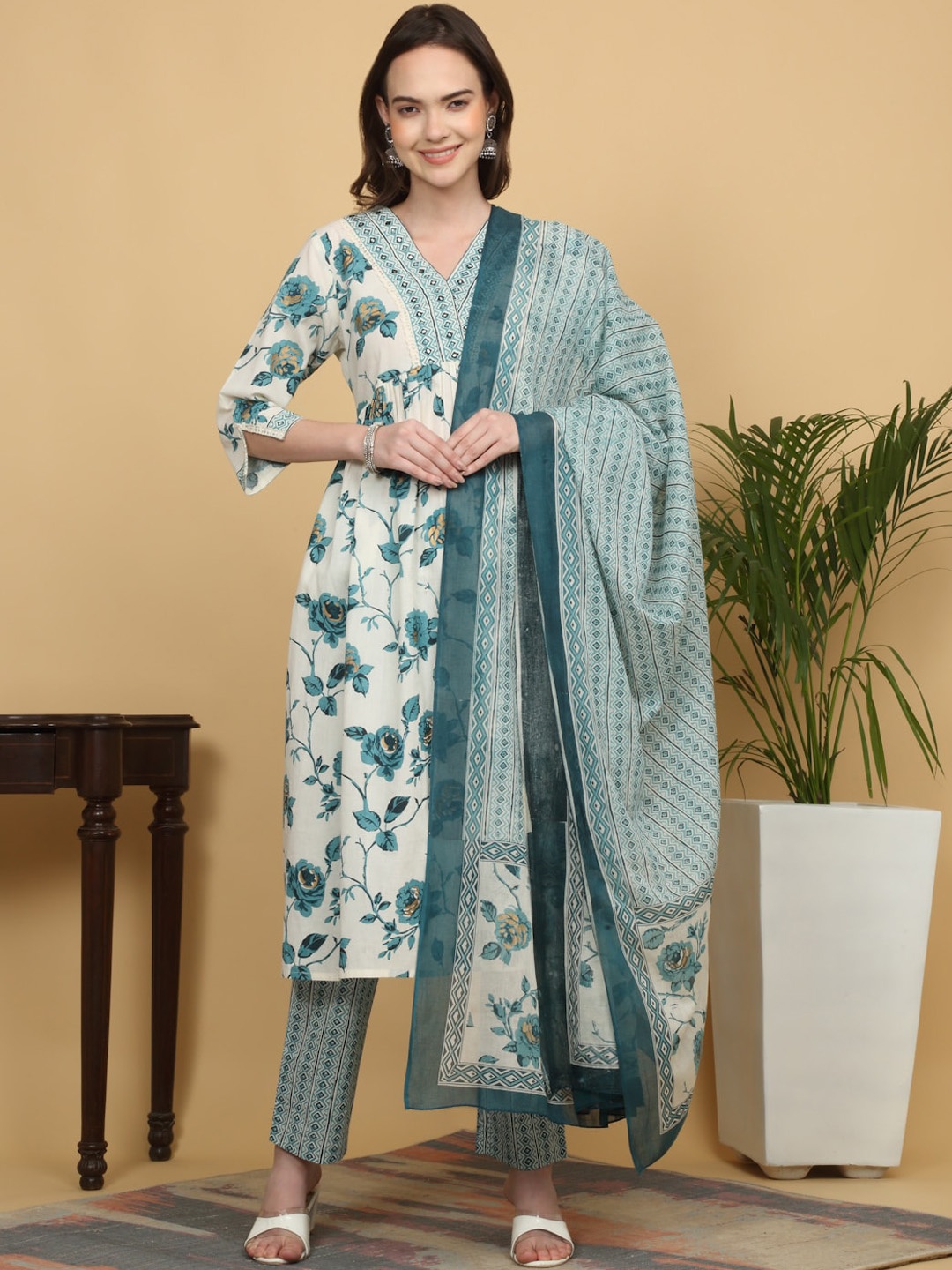

KALINI Floral Printed V-Neck Pure Cotton A-Line Kurta & Trousers With Dupatta, Grey