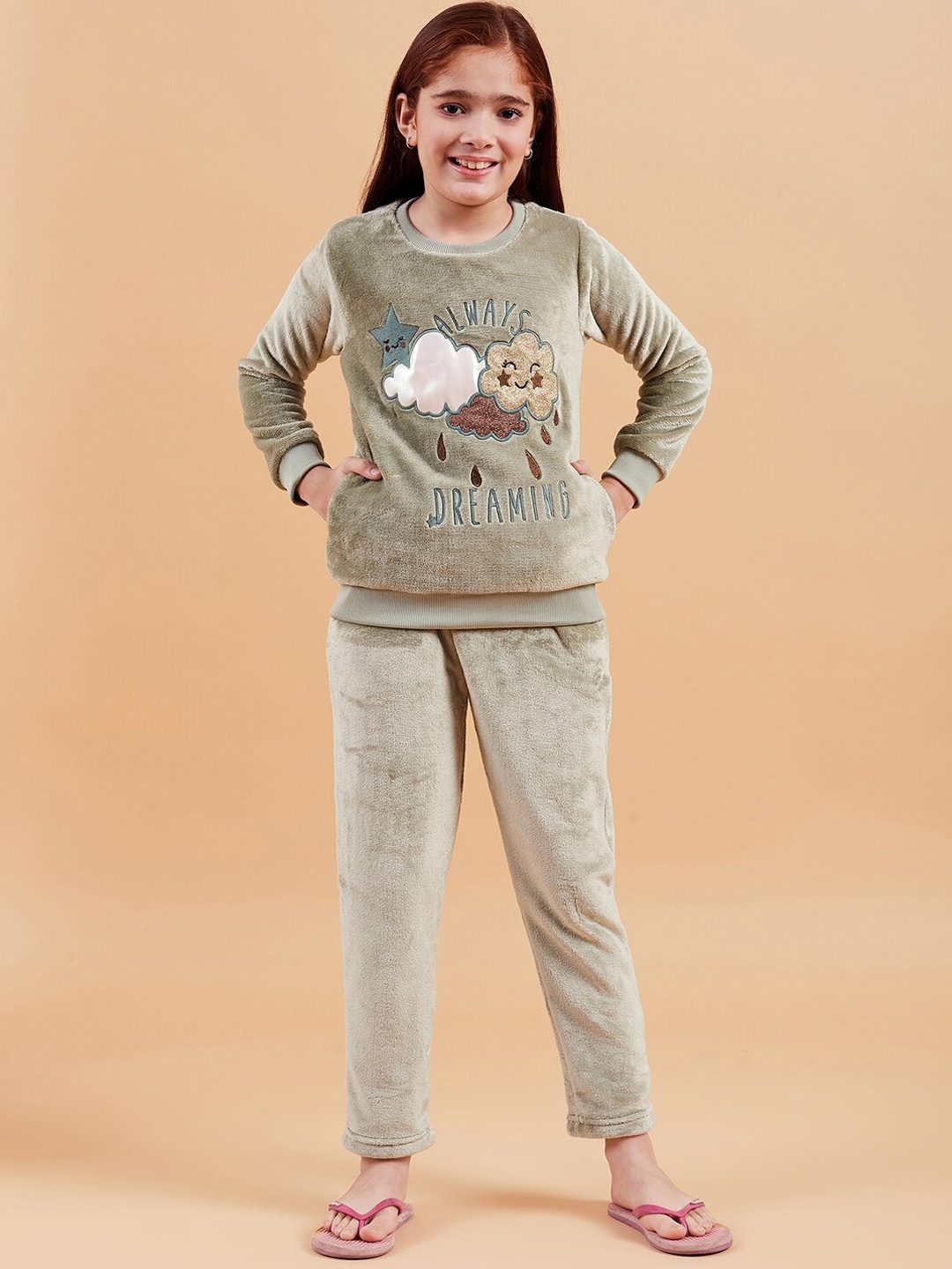 

Ben & Joe Girls Printed Sweatshirt With Trousers, Olive