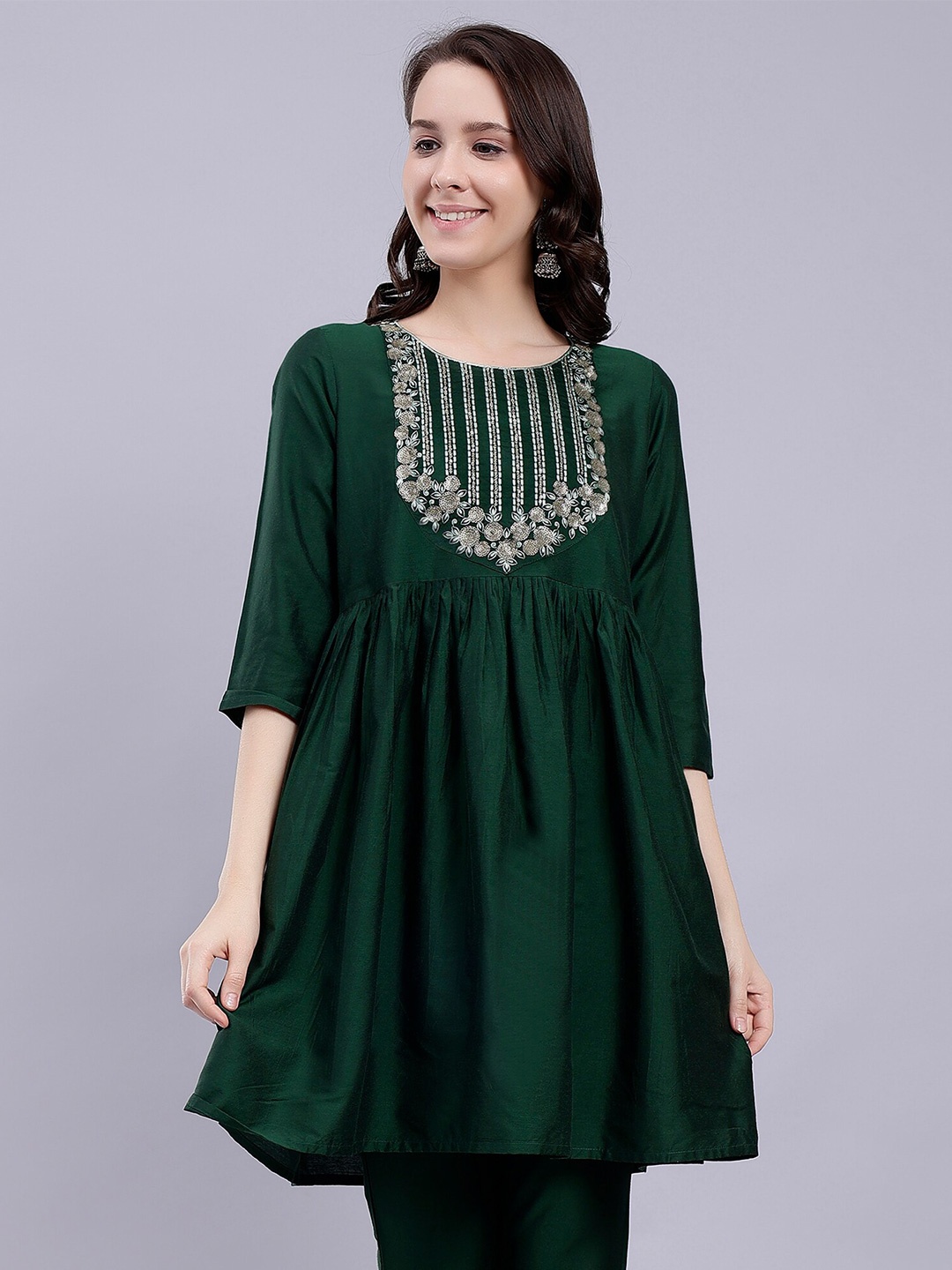 

soan Floral Embroidered A-Line Kurti, Green