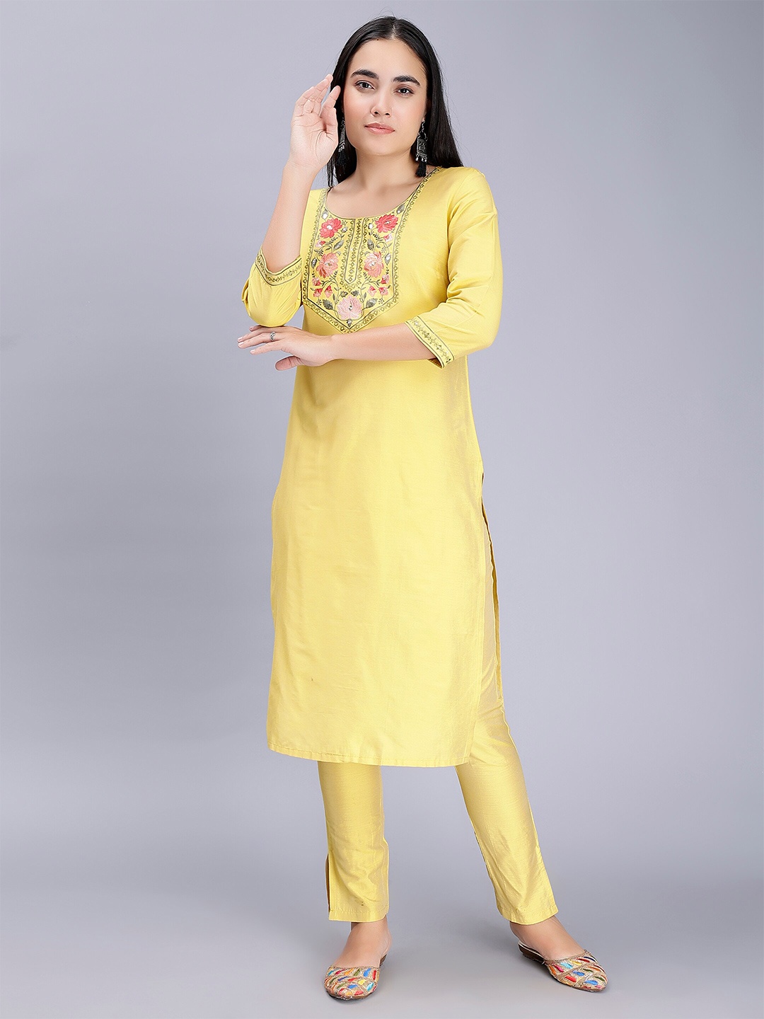 

soan Floral Yoke Design Sequinned Straight Kurta, Yellow