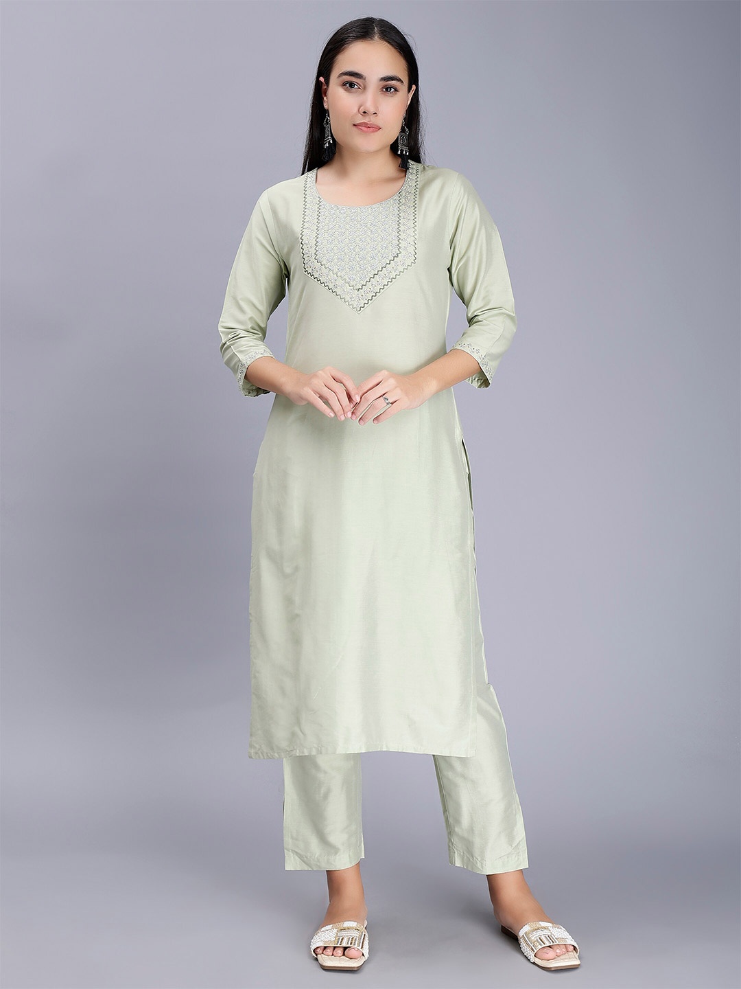 

soan Floral Yoke Design Thread Work Straight Kurta, Green