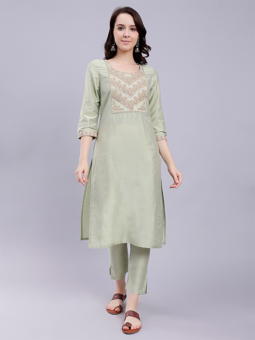 

soan Floral Yoke Design Thread Work Straight Kurta, Green