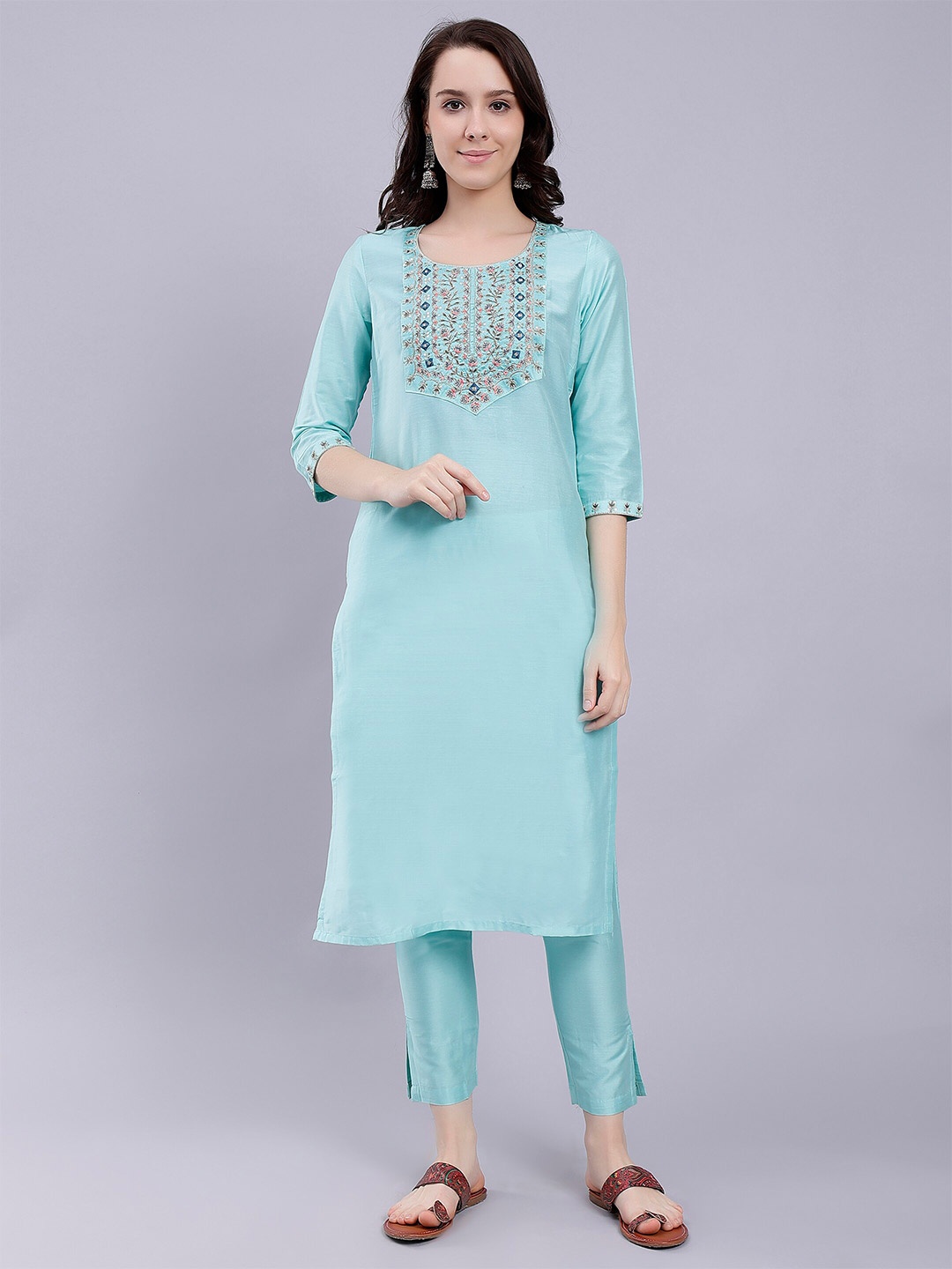 

soan Floral Yoke Design Thread Work Straight Kurta, Blue