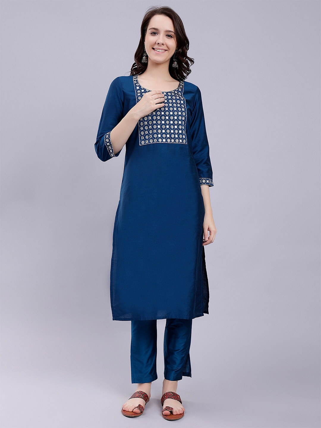 

soan Geometric Yoke Design Mirror Work Straight Kurta, Blue