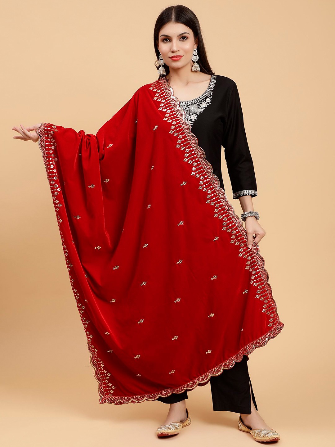 

Moda Chales Floral Embroidered Sequinned Velvet Dupatta, Red