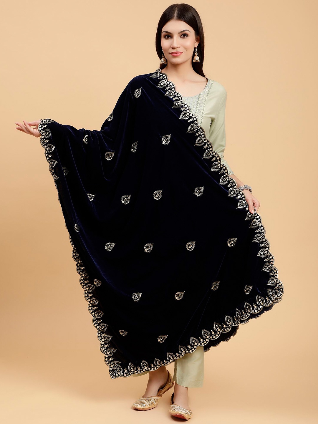 

Moda Chales Ethnic Motif Embroidered Velvet Dupatta with Sequinned, Navy blue