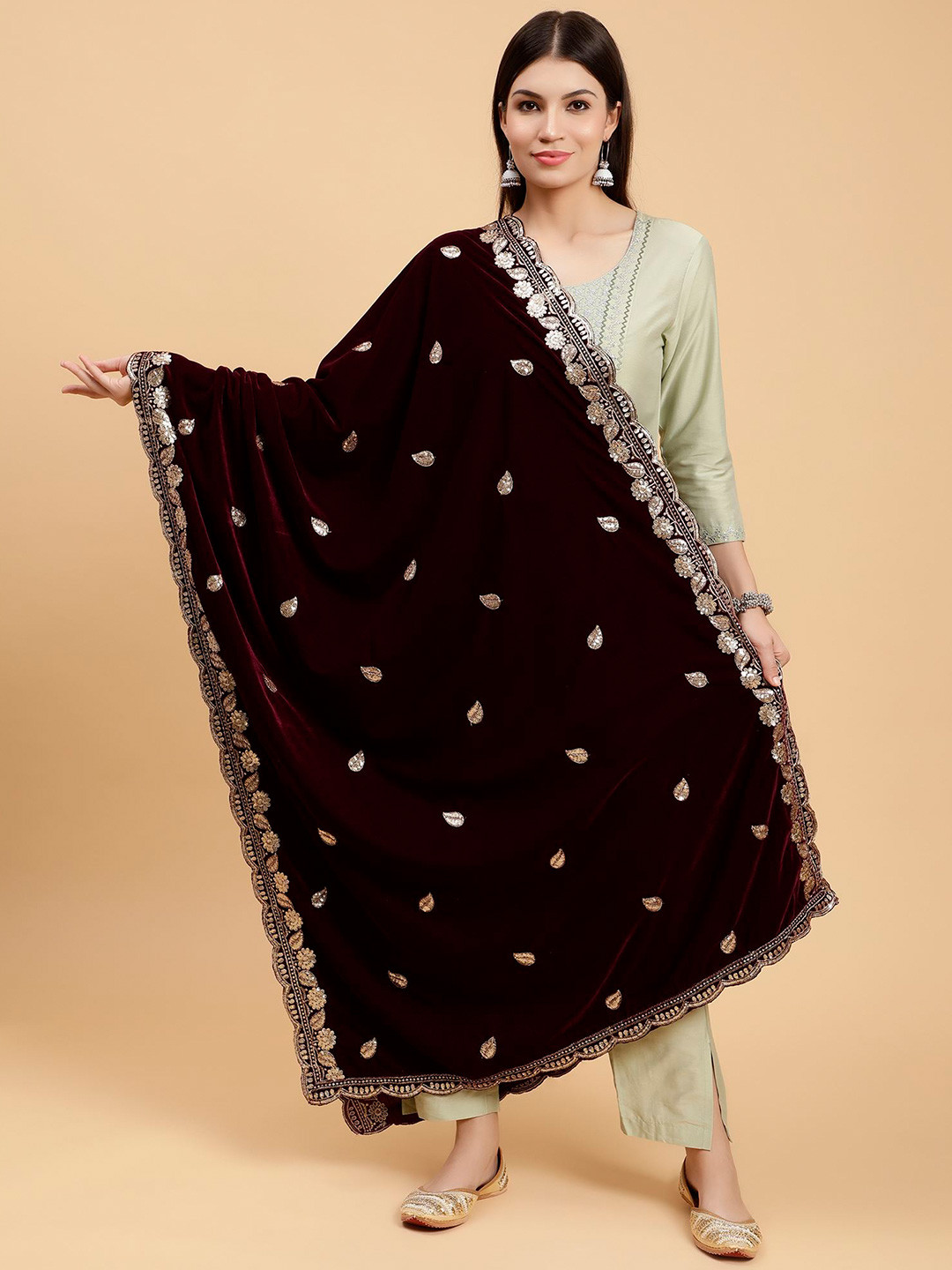 

Moda Chales Embroidered Sequinned Velvet Dupatta, Burgundy