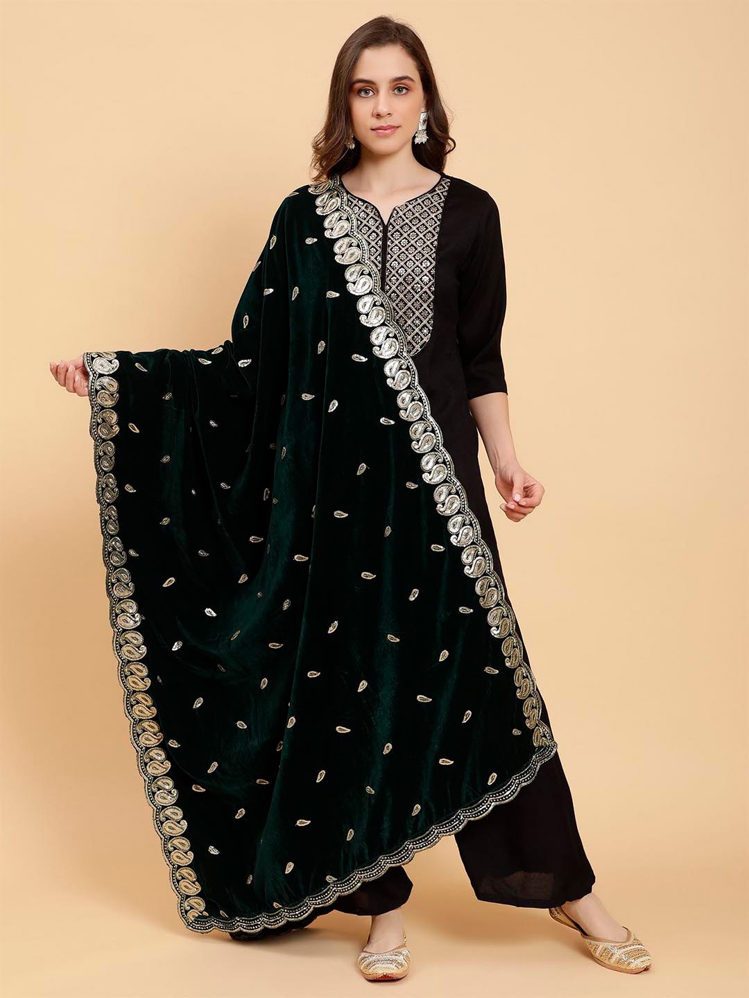 

Moda Chales Ethnic Motifs Embroidered Sequined Velvet Dupatta, Green