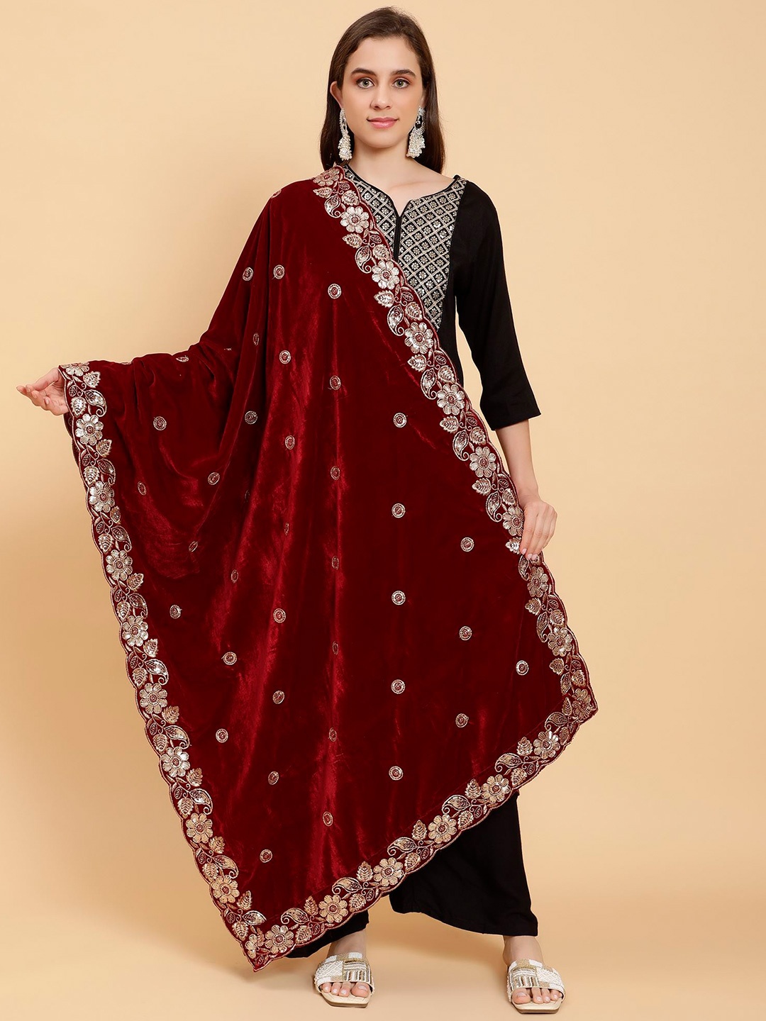 

Moda Chales Floral Embroidered Sequinned Velvet Dupatta, Maroon