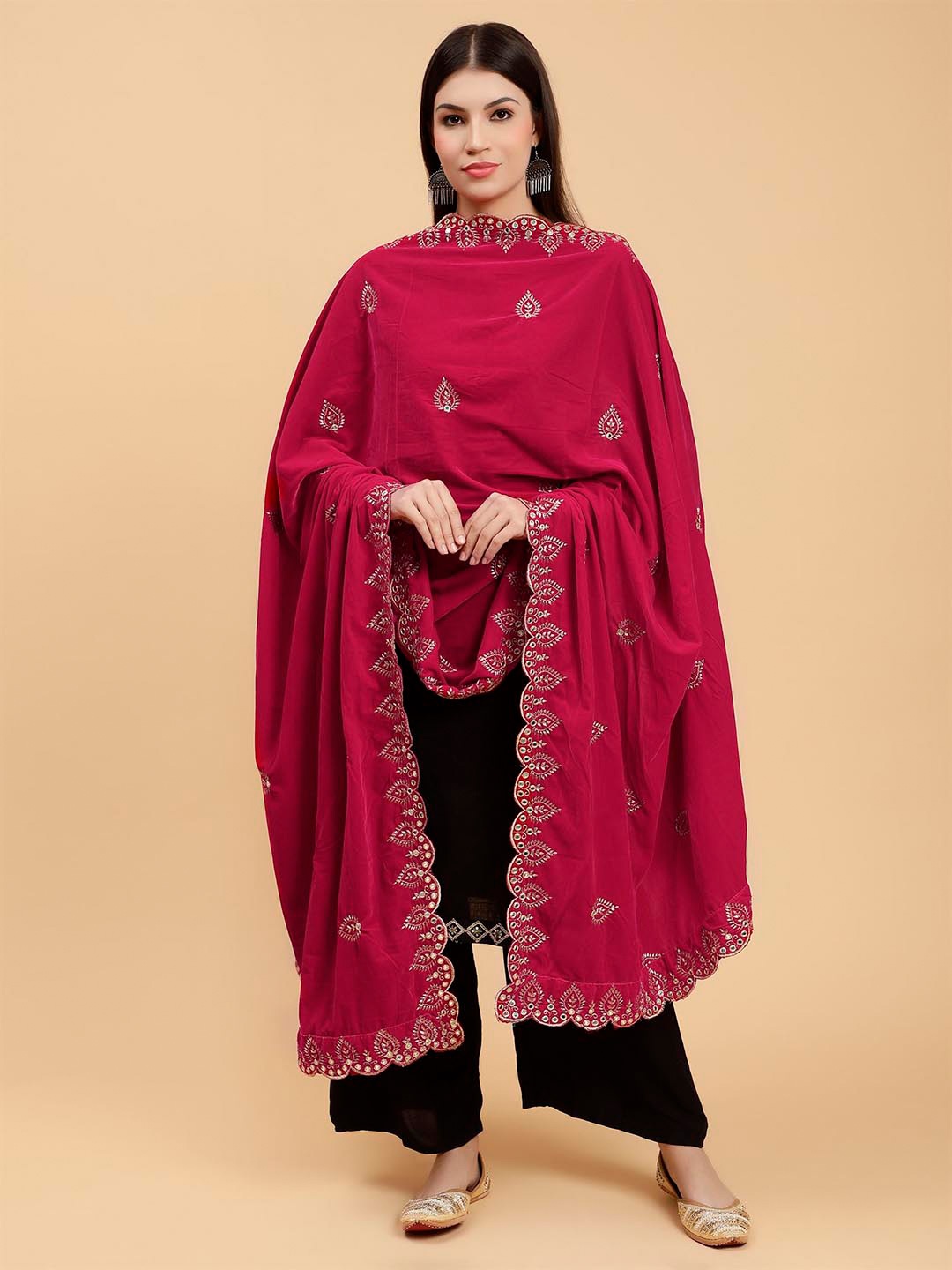 

Moda Chales Ethnic Motif Embroidered Velvet Dupatta with Sequinned, Magenta