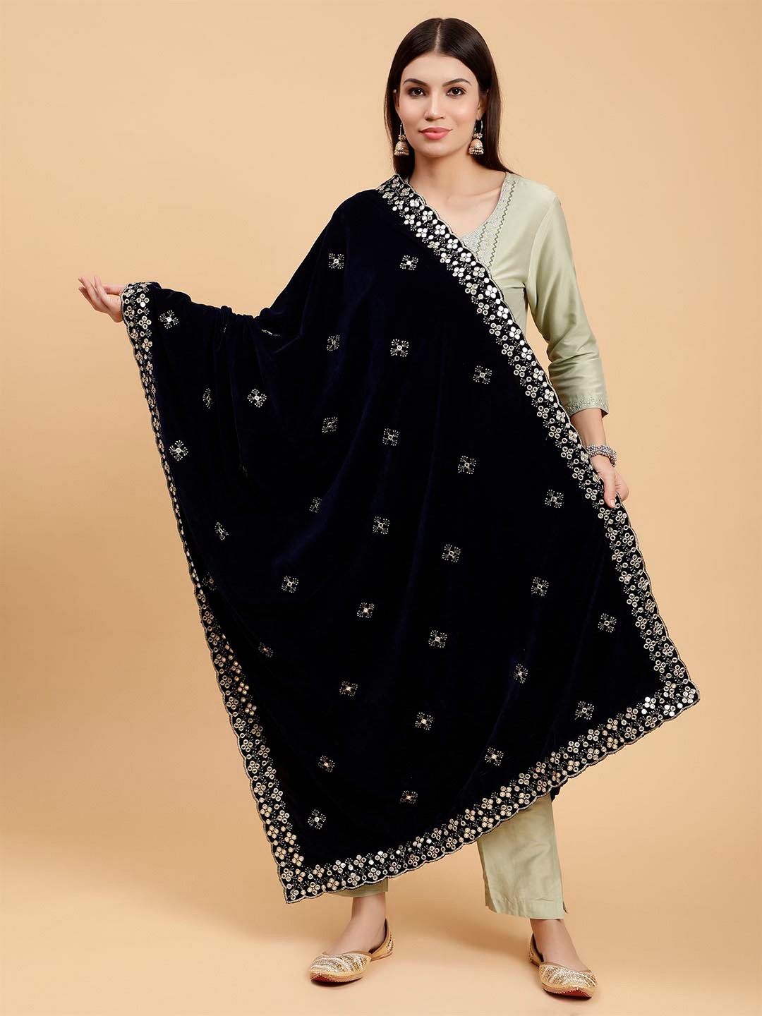 

Moda Chales Embroidered Sequinned Velvet Dupatta, Black