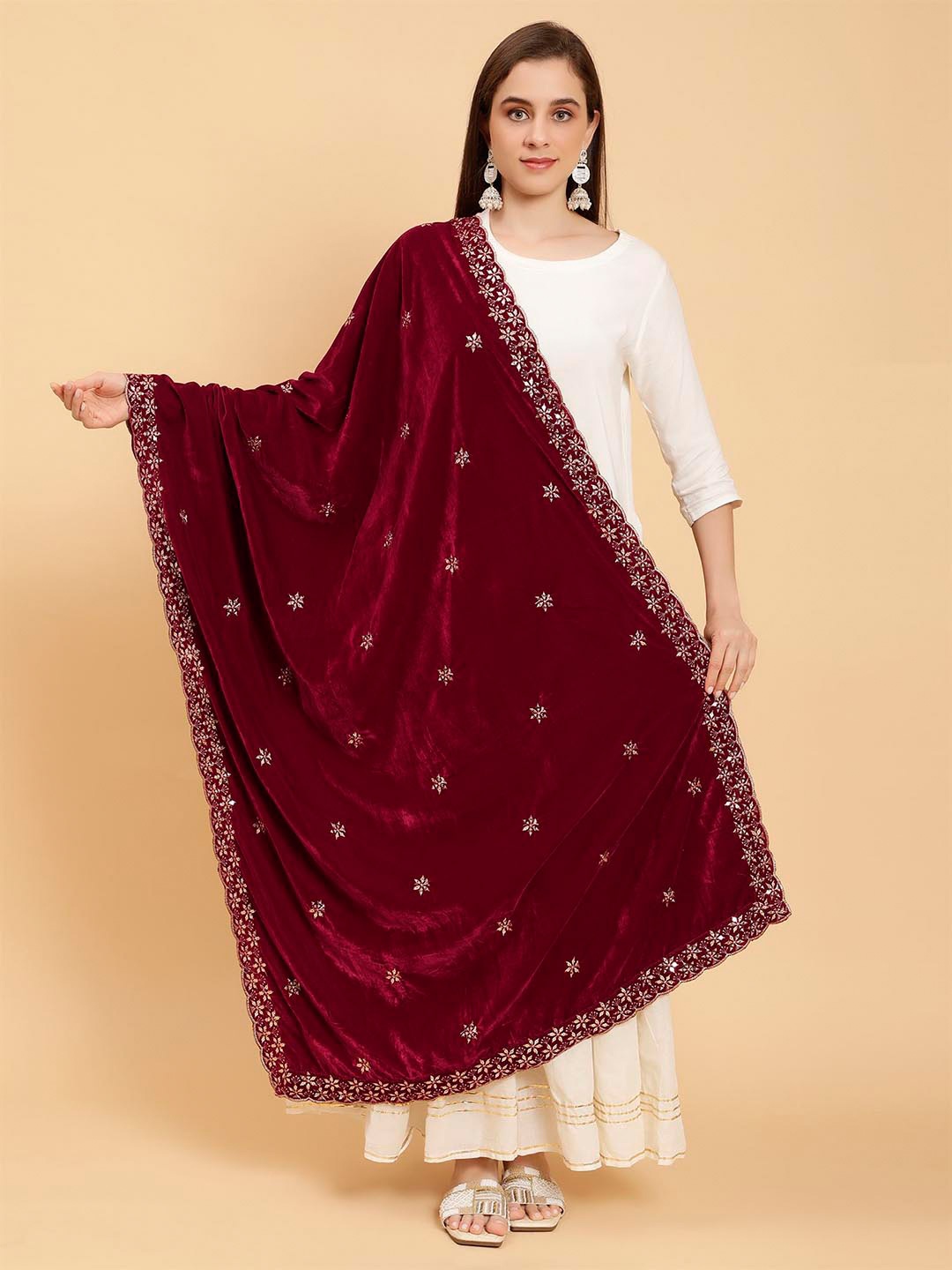 

Moda Chales Ethnic Motif Embroidered Velvet Dupatta with Sequinned, Maroon
