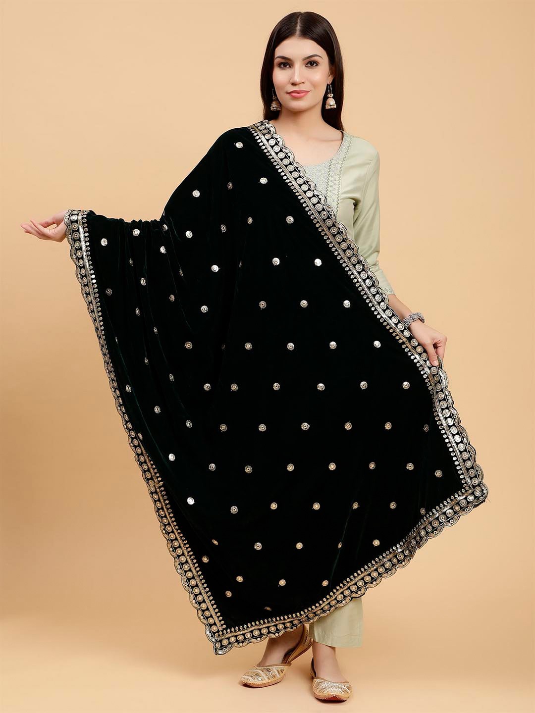 

Moda Chales Floral Embroidered Sequinned Velvet Dupatta, Green