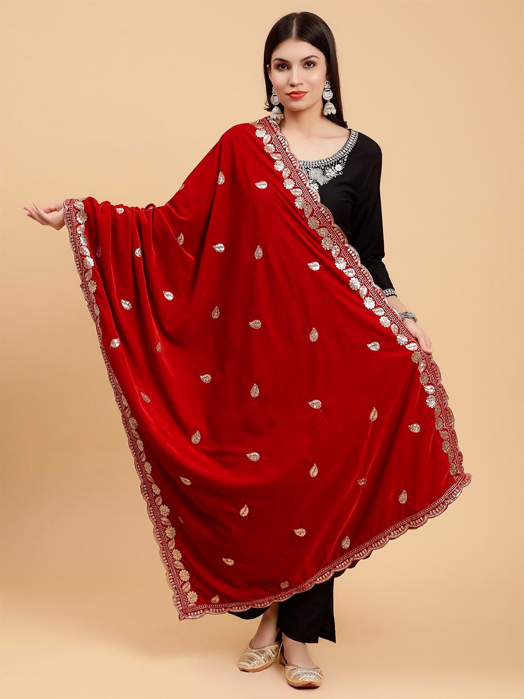 

Moda Chales Embroidered Sequinned Velvet Dupatta, Red