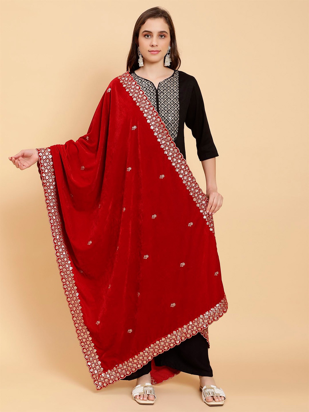 

Moda Chales Embroidered Sequined Velvet Dupatta, Red