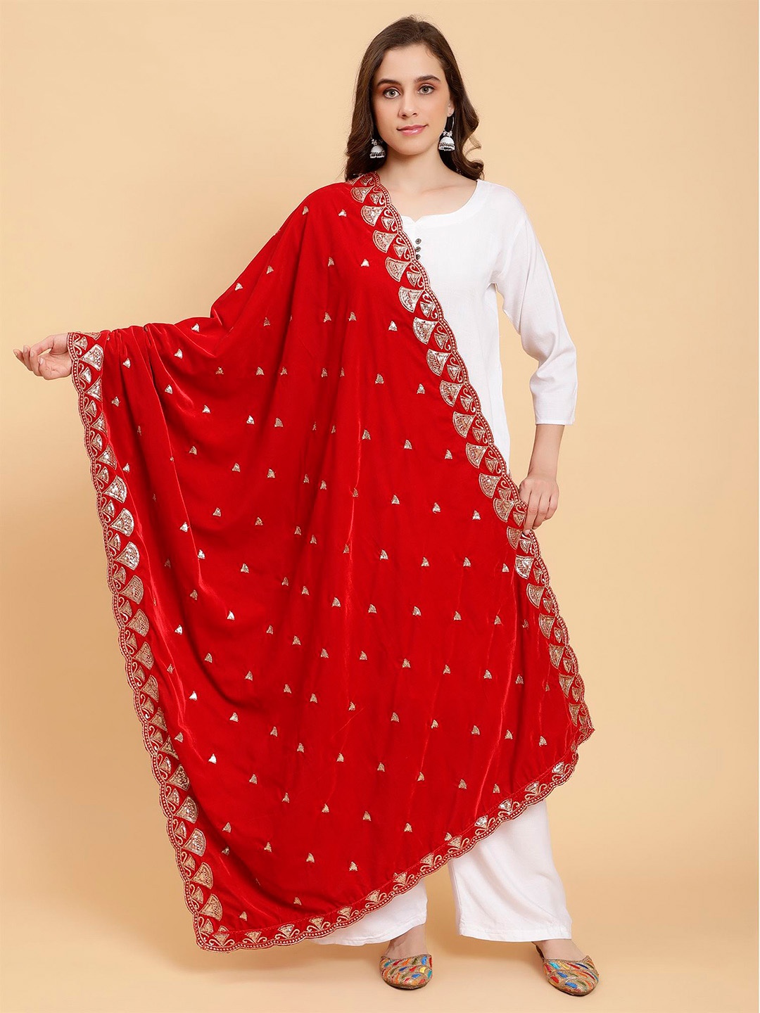 

Moda Chales Embroidered Sequined Velvet Dupatta, Red