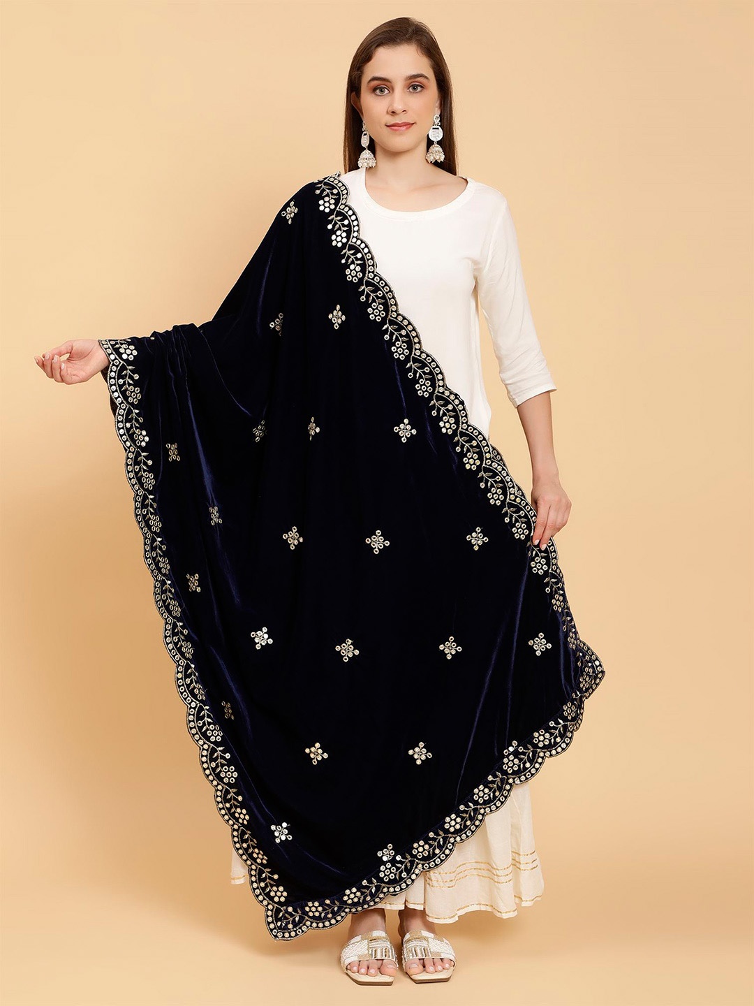 

Moda Chales Ethnic Motifs Embroidered Velvet Dupatta With Sequinned, Navy blue