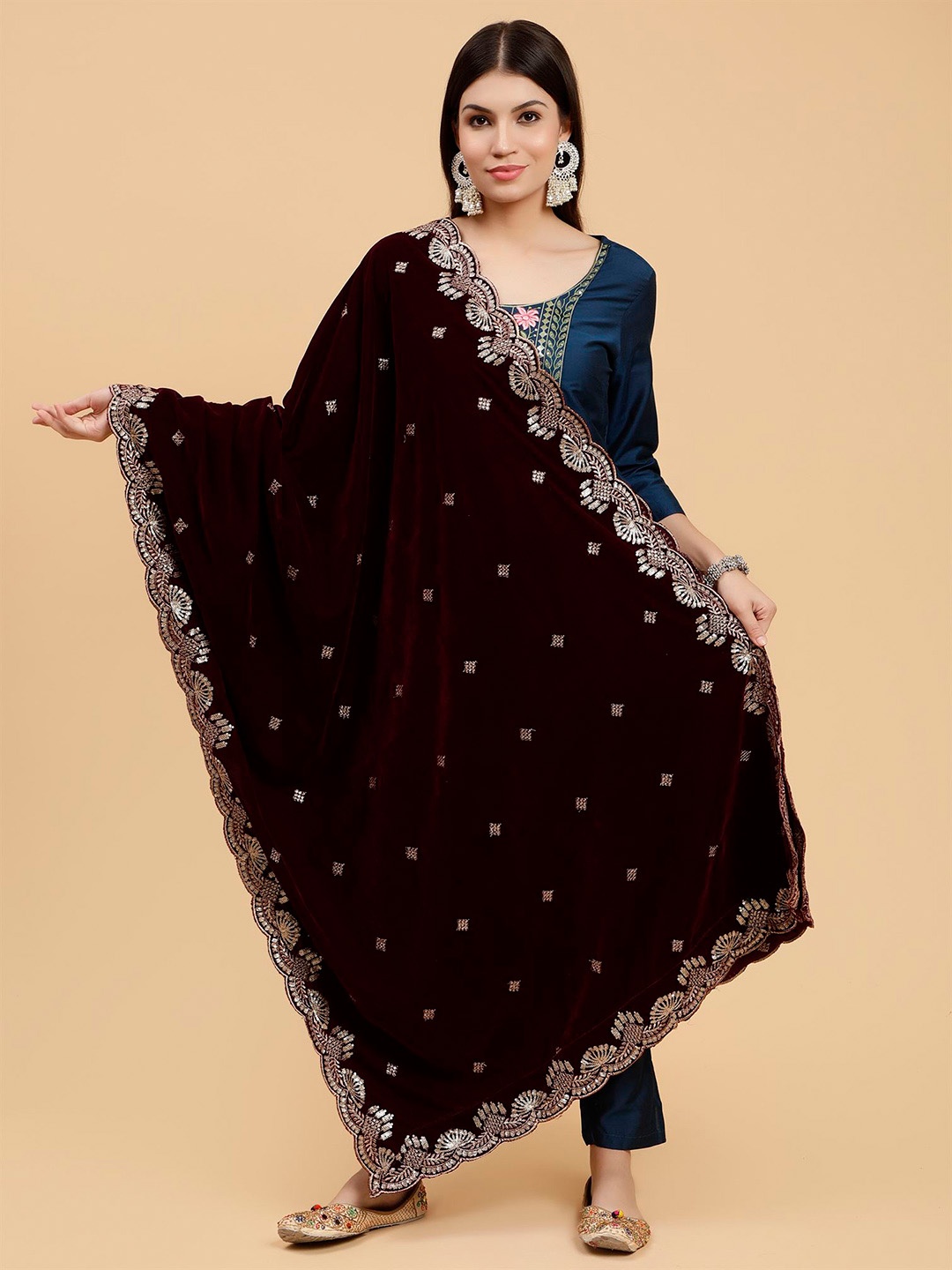 

Moda Chales Embroidered Sequined Velvet Dupatta, Burgundy