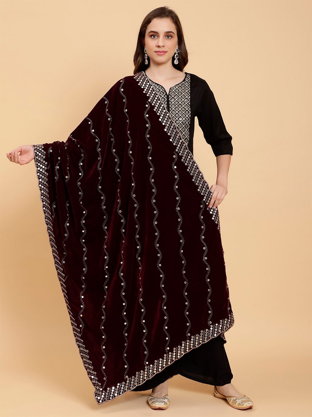 

Moda Chales Embroidered Velvet Dupatta with Sequinned, Burgundy