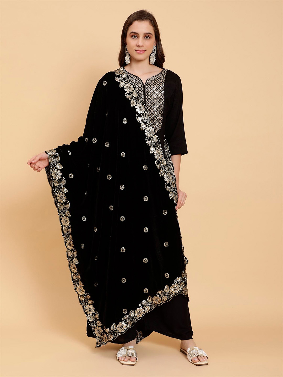 

Moda Chales Floral Embroidered Sequined Velvet Dupatta, Black