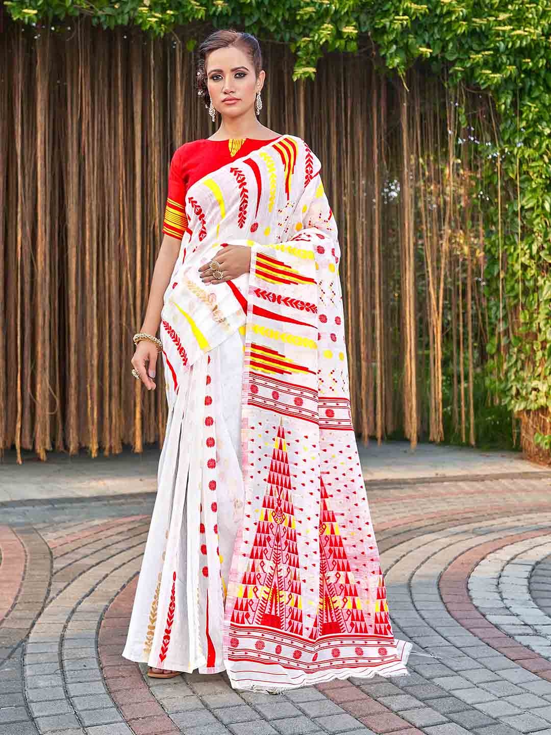

Ariya Prints Geometric Self Designed Saree, White