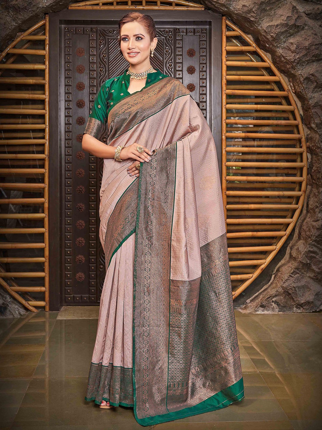 

Ariya Prints Ethnic Motifs Woven Design Zari Kanjeevaram Saree, Cream