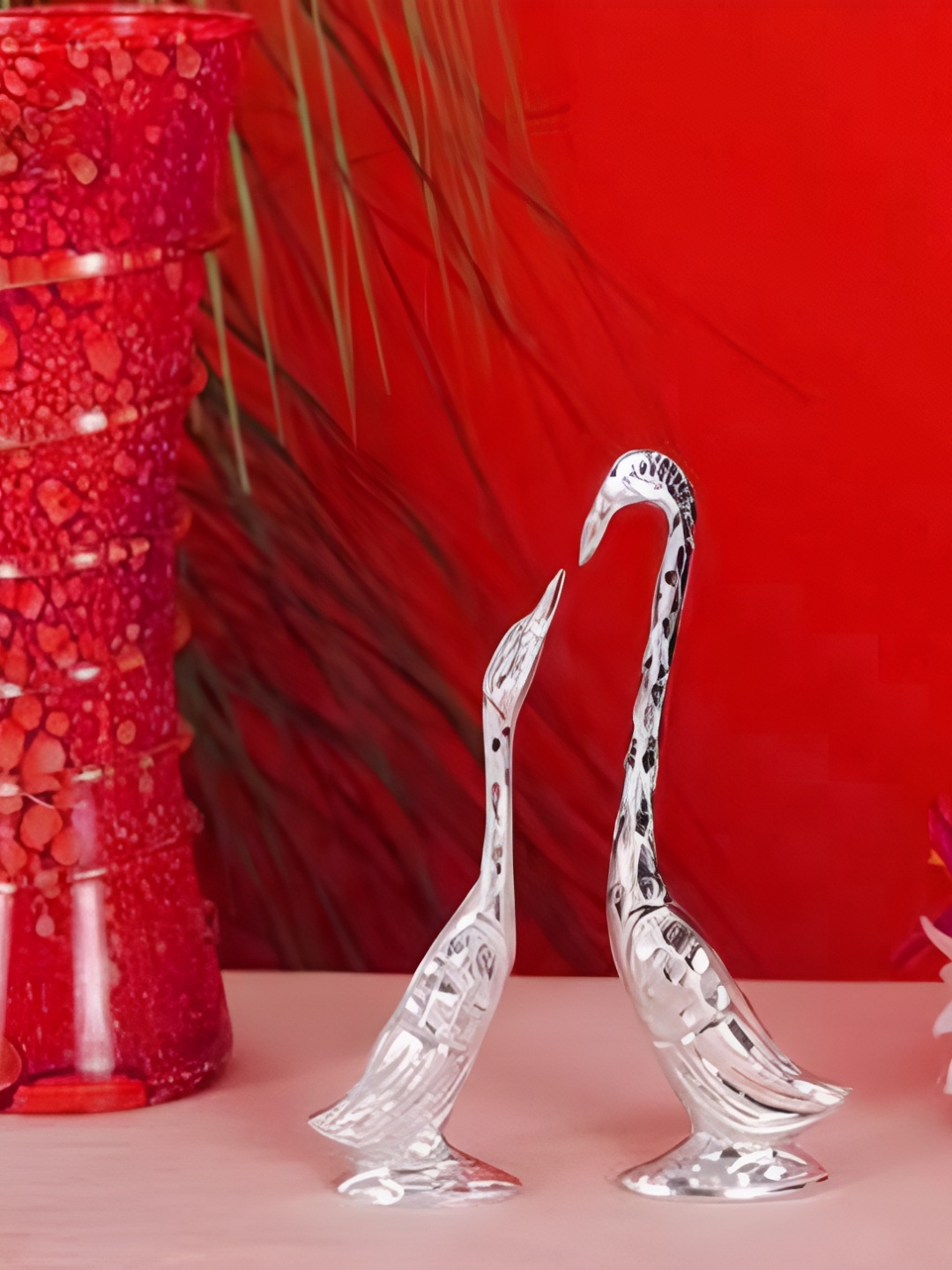 

Aawiclo White 2Pieces Metal Statue Showpieces