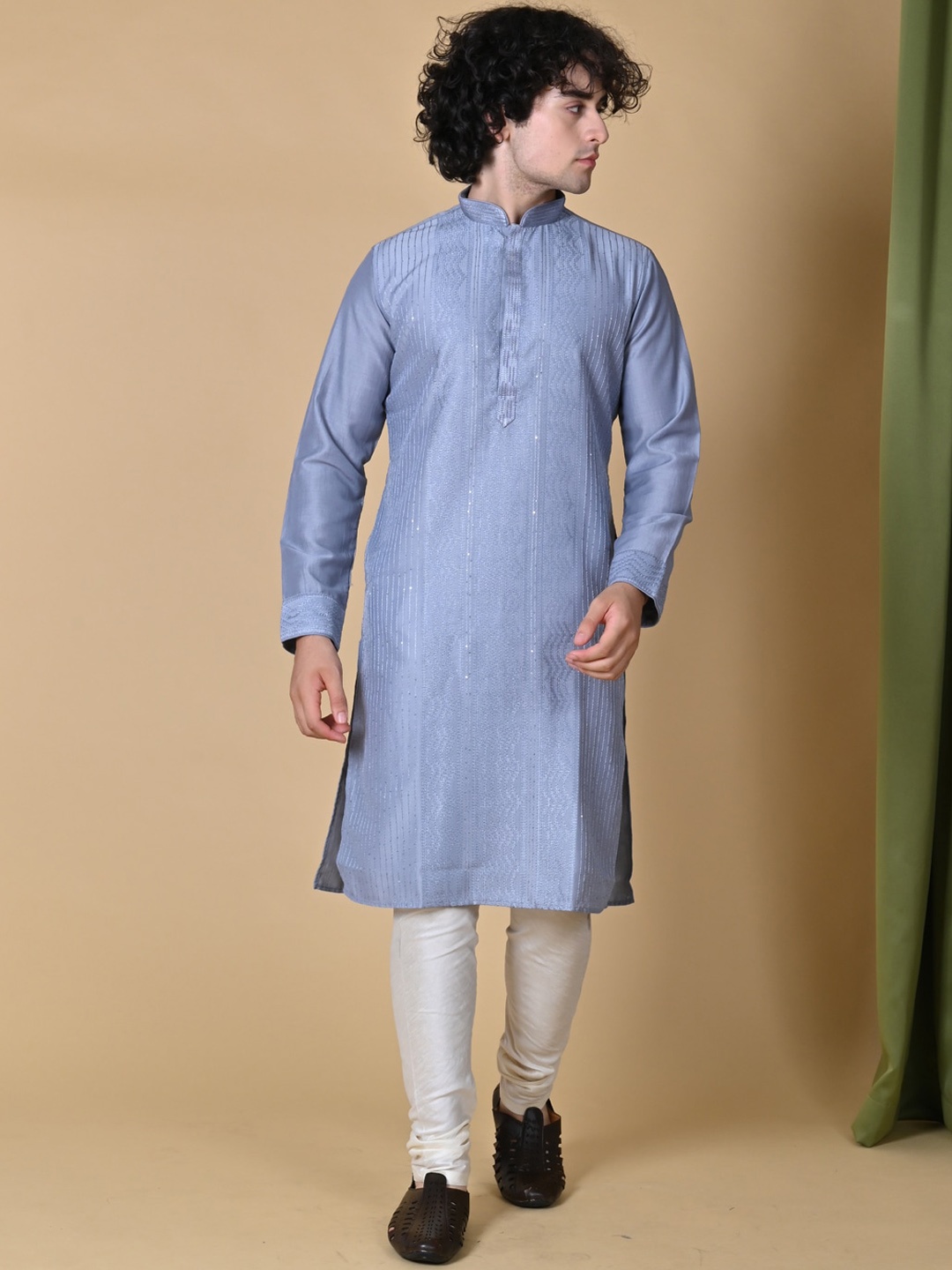 

MAAHI FABS Embellished Mandarin Collar Sequins Detail Straight Kurta, Grey