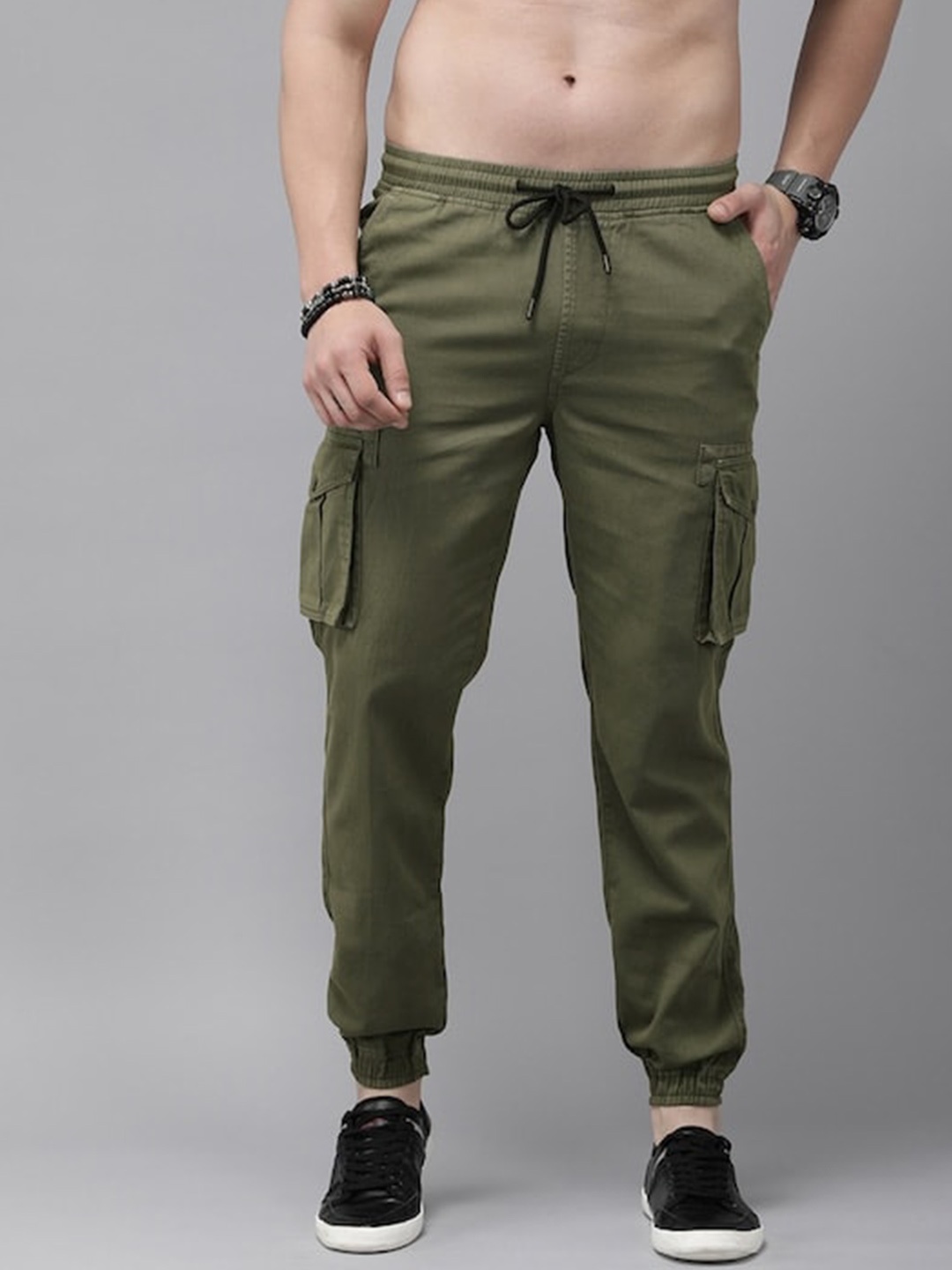 

The Roadster Lifestyle Co. Men Mid Rise Pure Cotton Jogger-Style Cargos, Olive