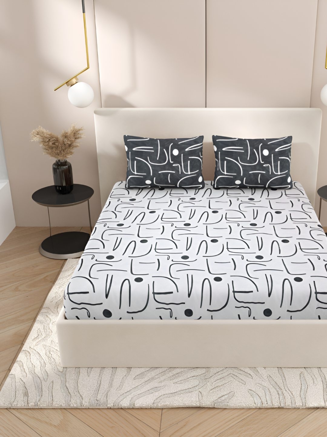 

Jinaya's Cosmos White & Black Geometric 300 TC King Bedsheet with 2 Pillow Covers