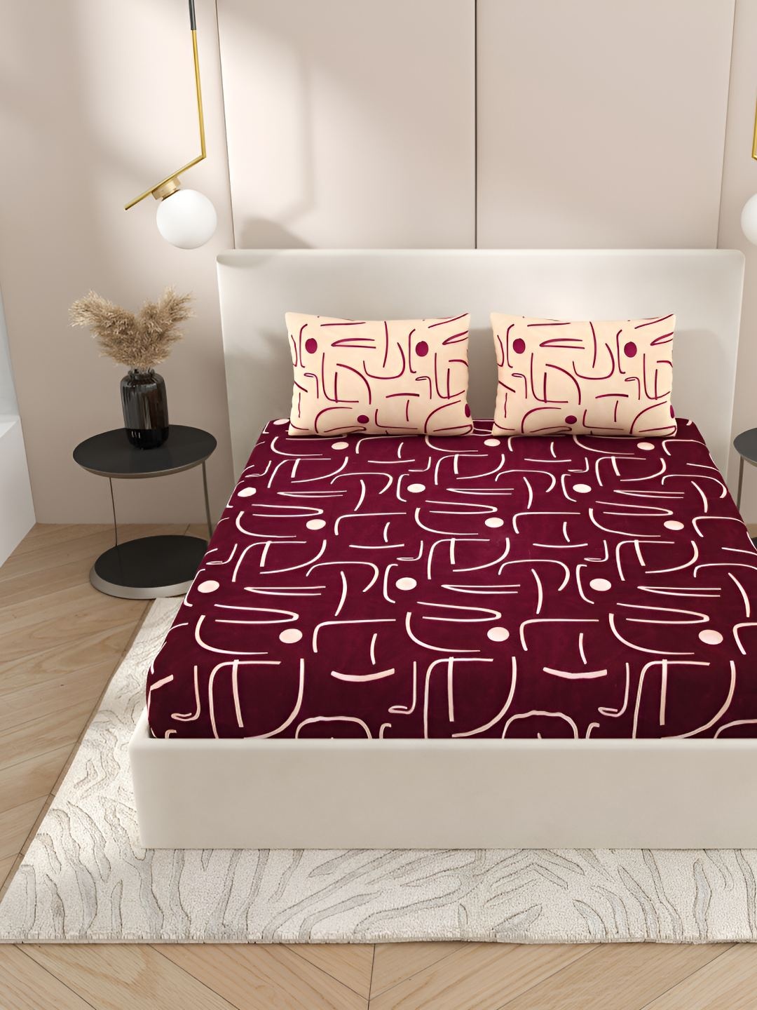 

Jinaya's Cosmos Maroon & Beige Geometric 300 TC King Bedsheet with 2 Pillow Covers