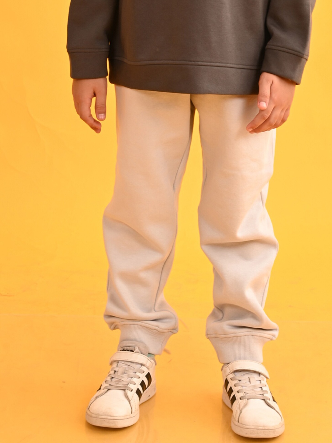 

Anthrilo Boys Grey Relaxed Mid-Rise Fleece Joggers, Beige