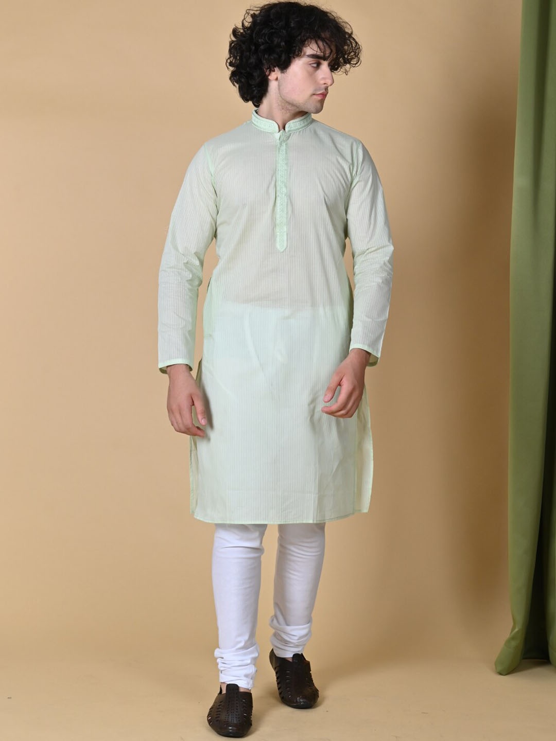 

MAAHI FABS Striped Mandarin Collar Kurta, Green