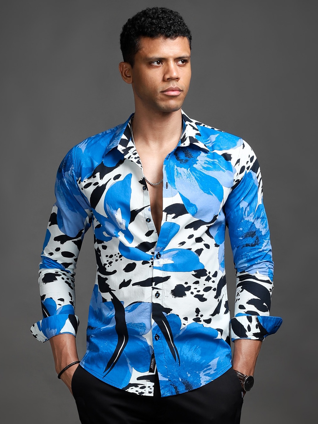 

CESARI LONDON Men Blue Premium Slim Fit Floral Printed Casual Shirt