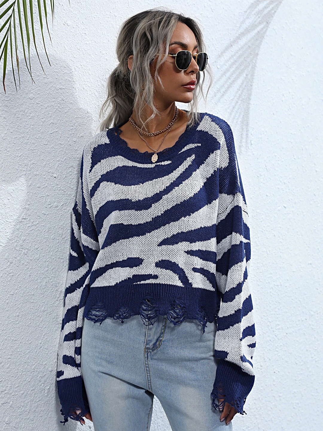 

StyleCast Blue Abstract Printed Drop Shoulder Sleeves Top