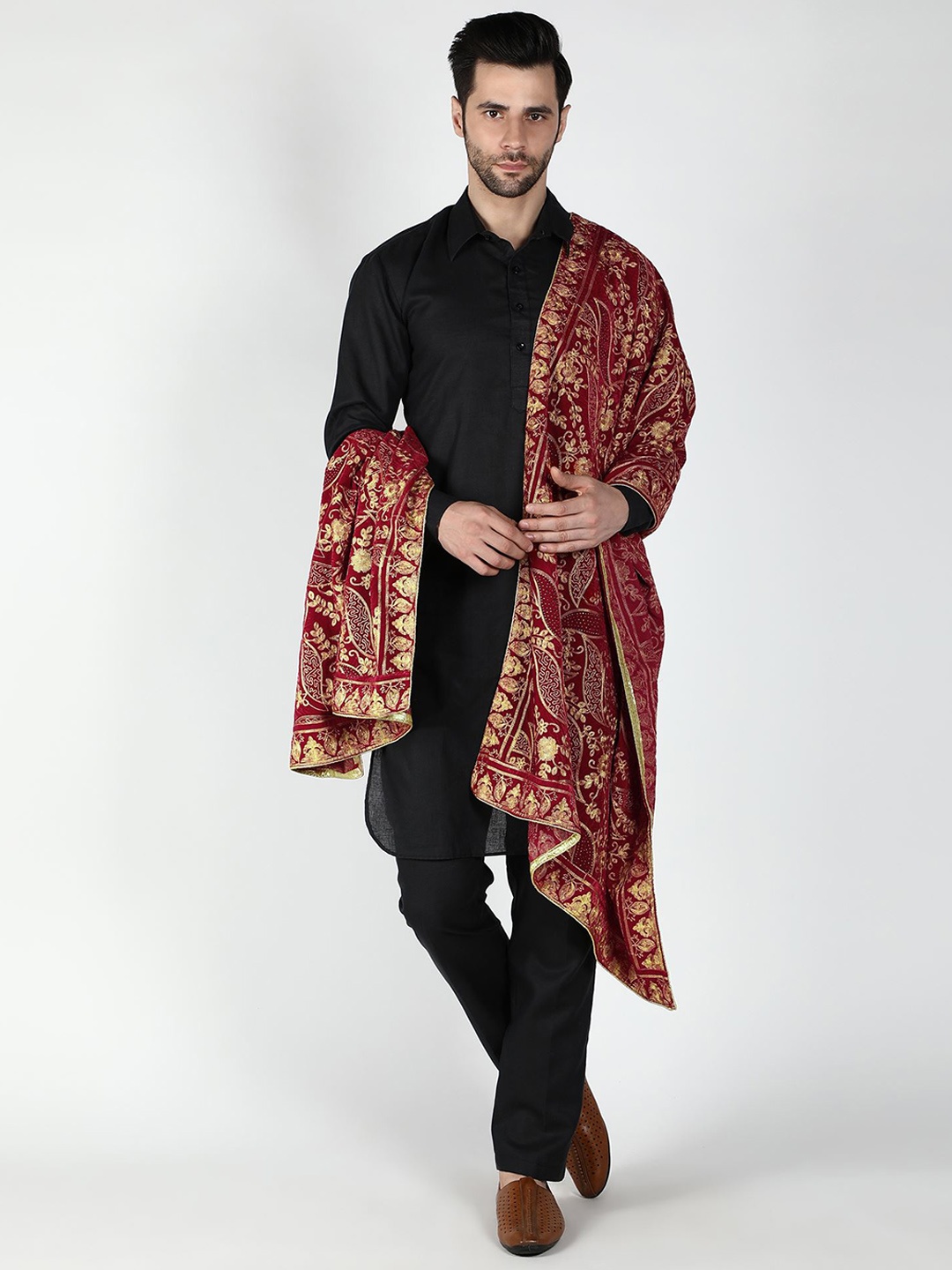 

Moda Chales Ethnic Motifs Embroidered Velvet Shawl, Maroon
