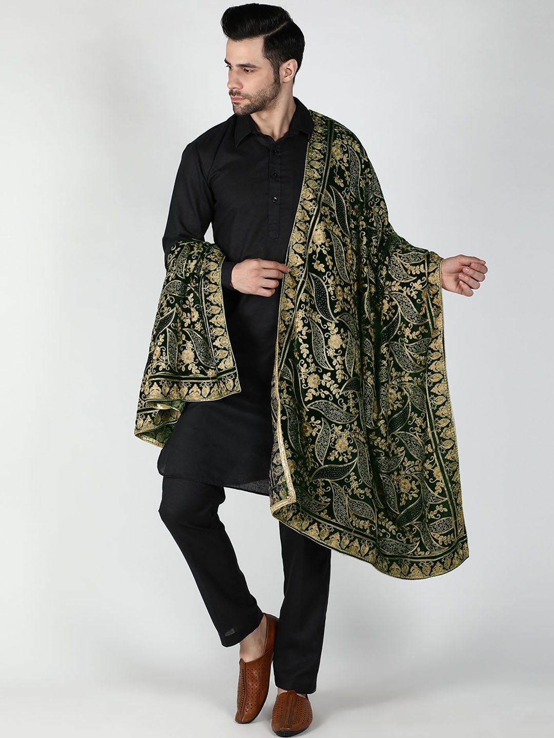 

Moda Chales Ethnic Motifs Embroidered Velvet Shawl, Green