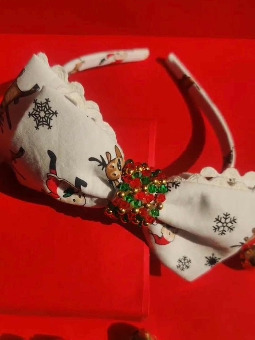 

Choko Double Bow Accent Beaded Xmas Hairband, White