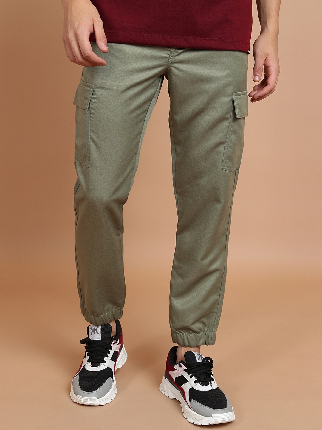 

HIGHLANDER Men Cargo Style Joggers, Olive