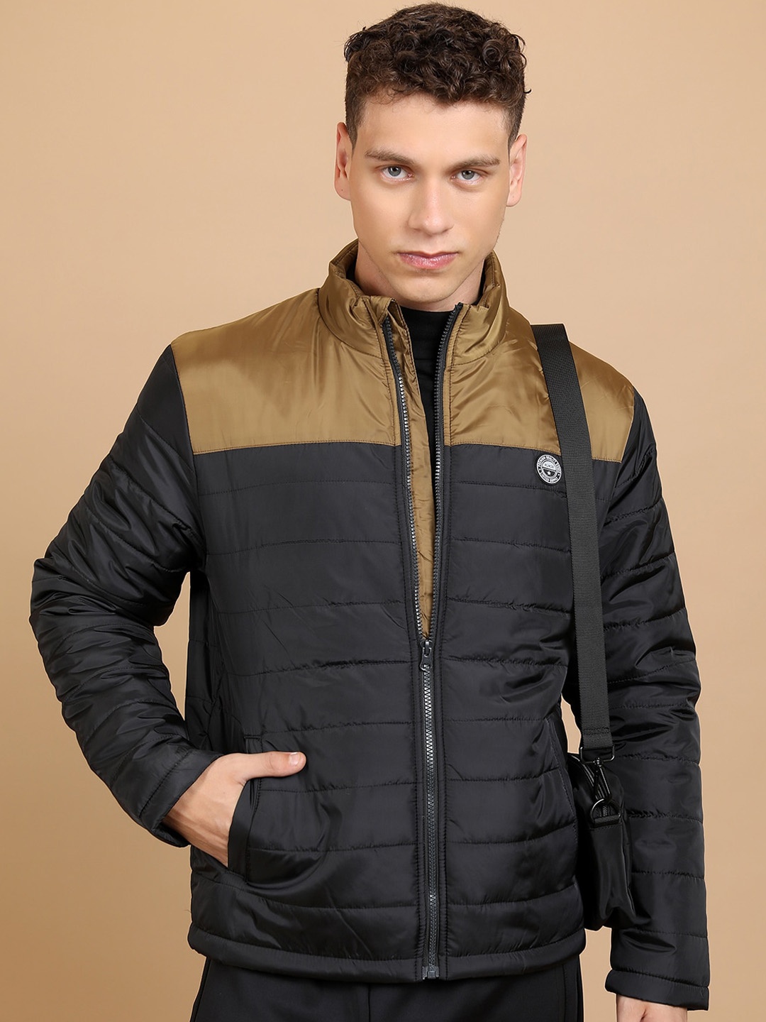 

HIGHLANDER Colourblocked Padded Jacket, Black