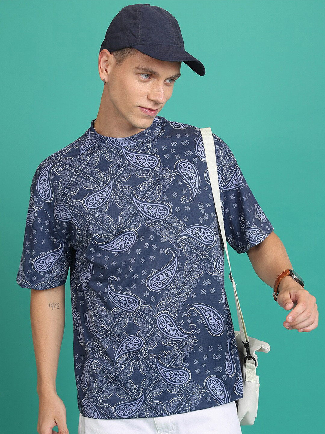 

HIGHLANDER Unisex Geometric Printed Slim Fit T-shirt, Blue