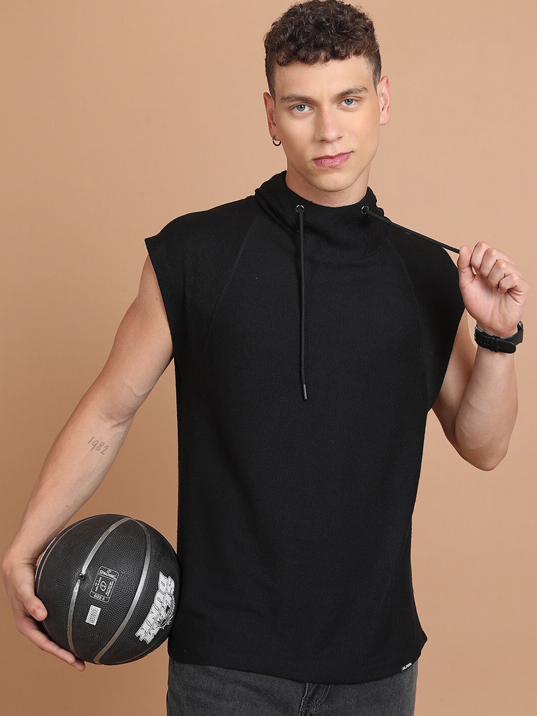 

HIGHLANDER Hooded Sleeveless Relaxed Fit T-shirt, Black