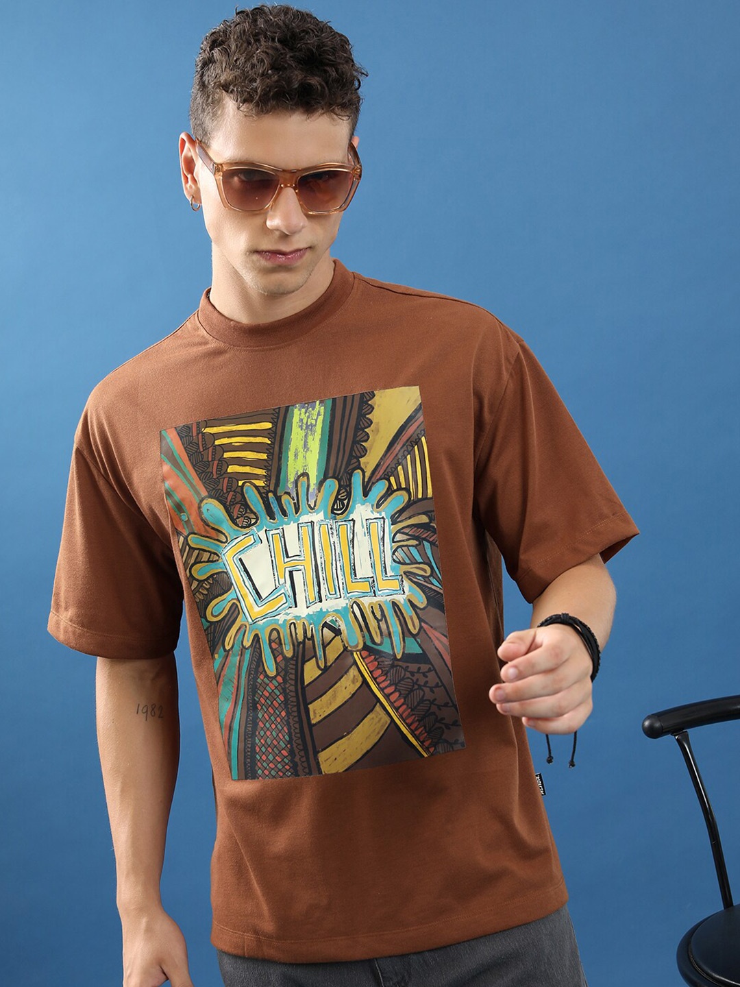

HIGHLANDER Unisex Graphic Printed Drop-Shoulder Sleeves Oversized T-shirt, Brown