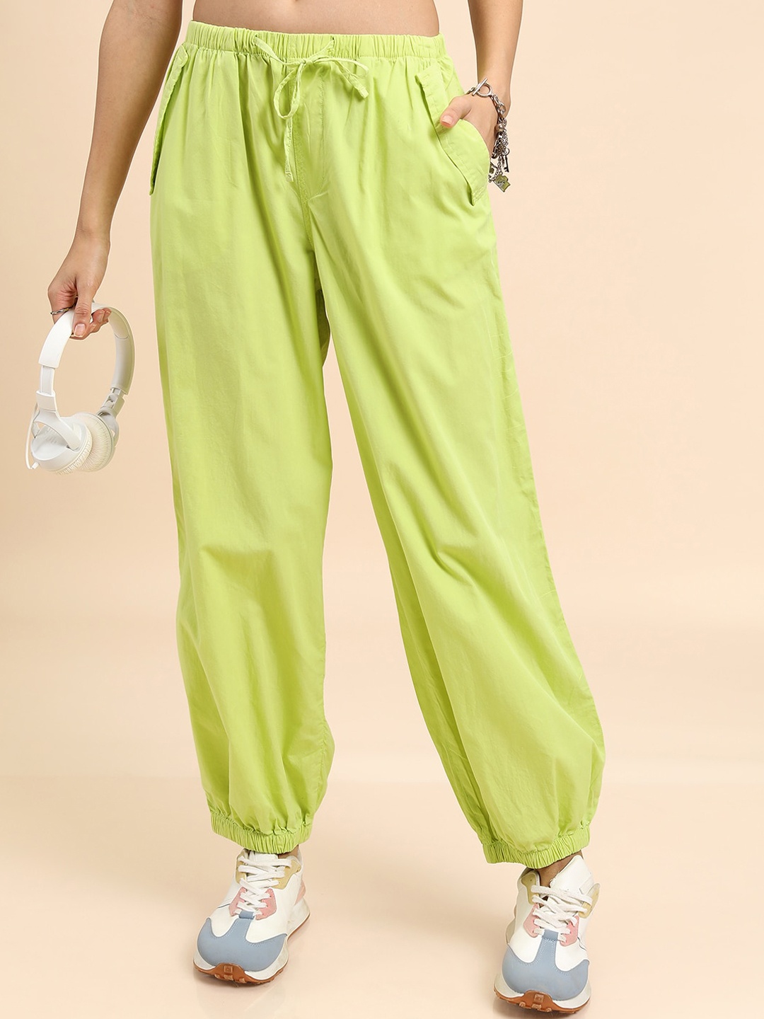 

Tokyo Talkies Women Mid-Rise Joggers, Lime green