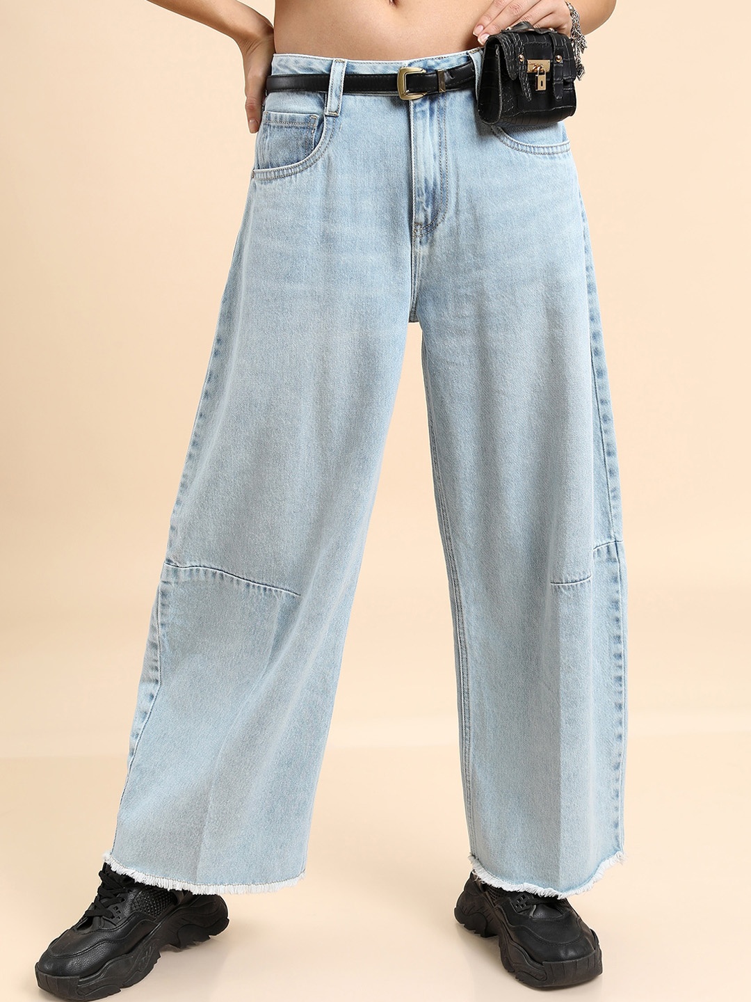 

Tokyo Talkies Women Blue Flared Clean Look Heavy Fade Frayed Hem Cotton Jeans