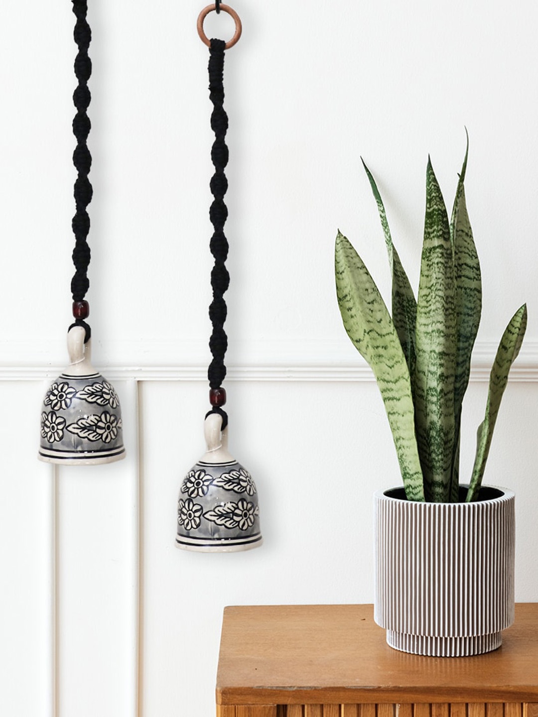 

Gathari White & Black Self-designed Ceramic Hanging Bell