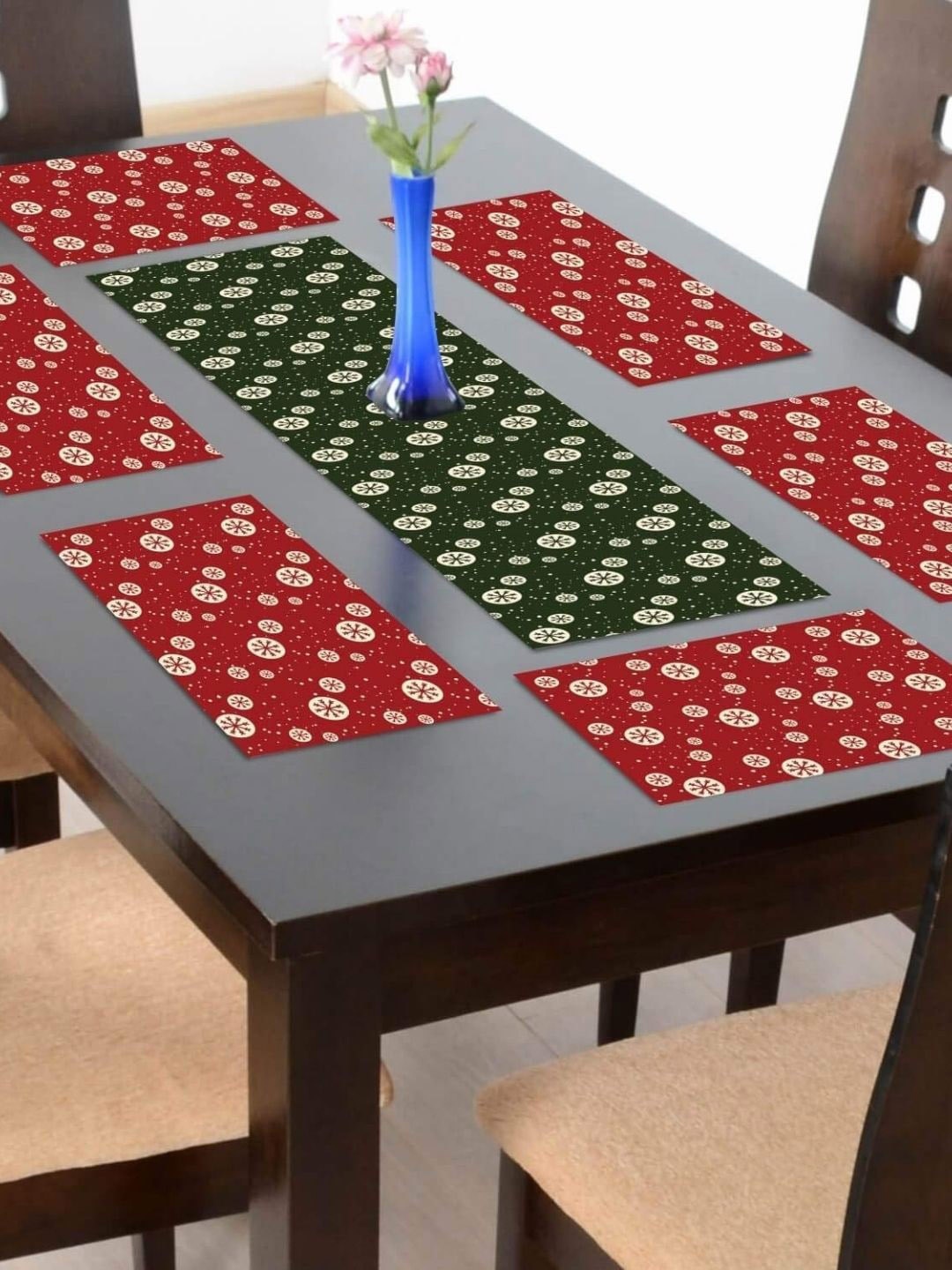 

THEYAYACAFE Red & Green Floral Cotton Table Placemats & Table Runner