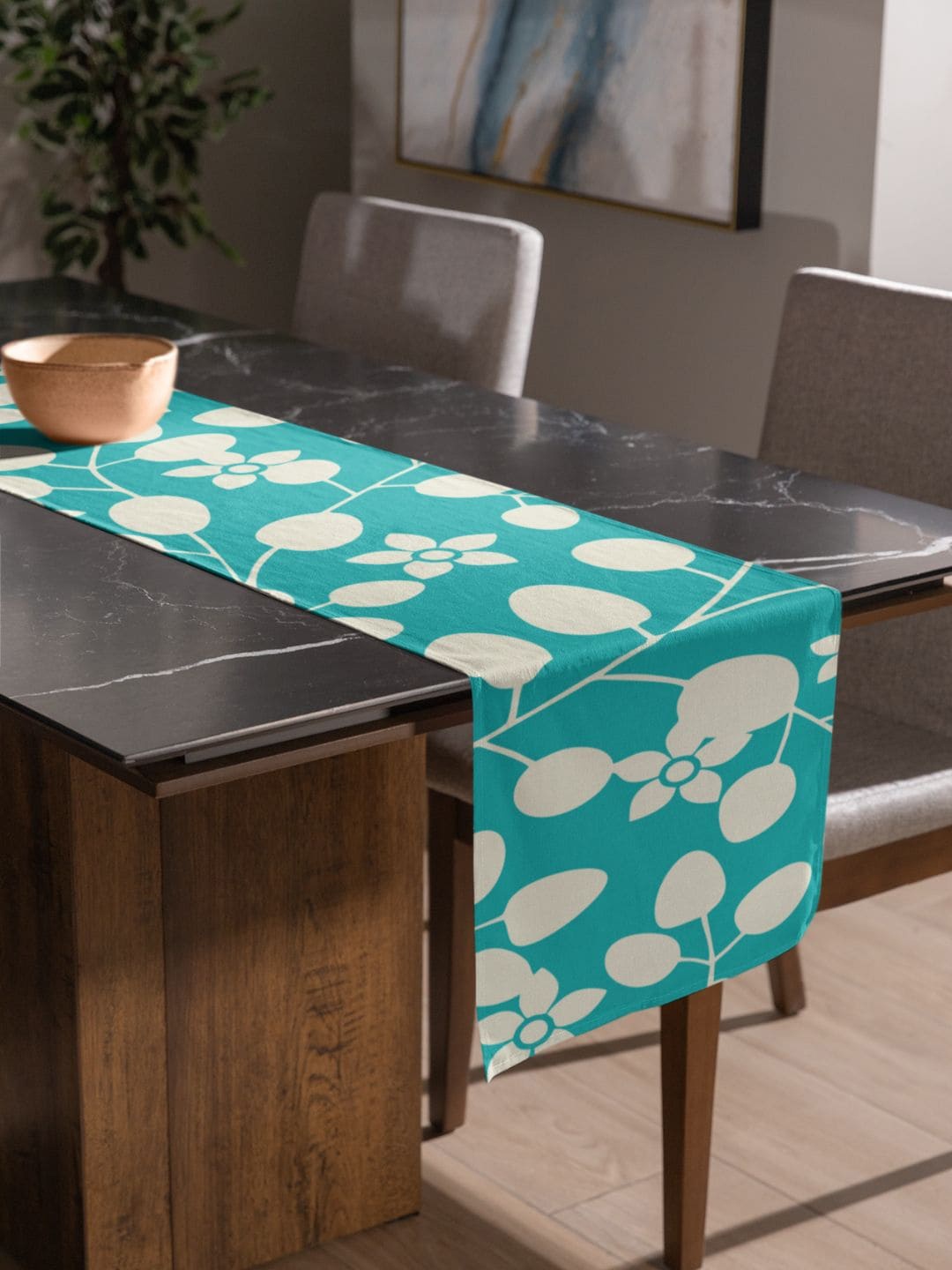 

THEYAYACAFE Blue & White 7 Pieces Floral Tablemats & Table Runner