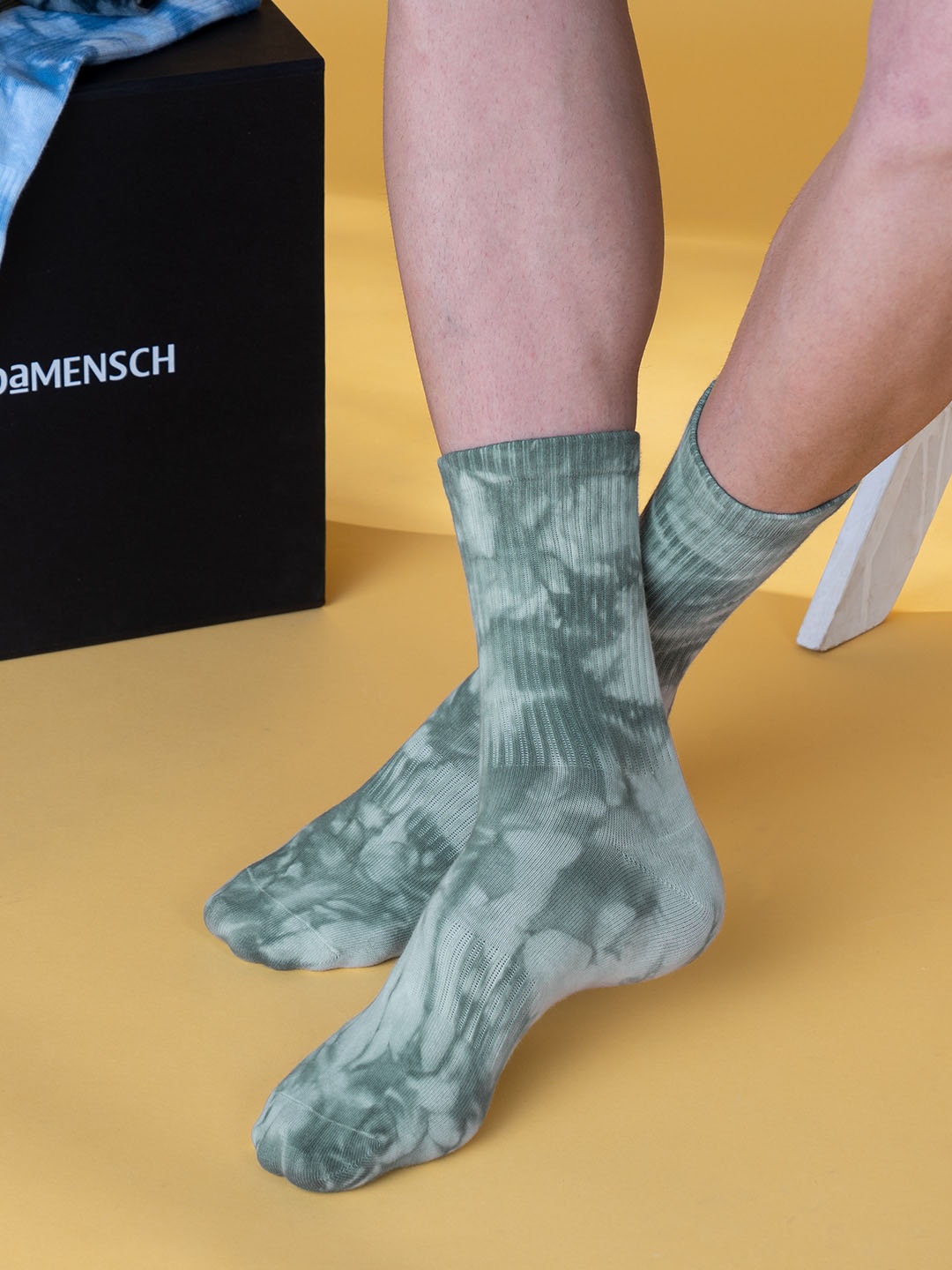 

DAMENSCH Unisex Statement Patterned Calf-Length Socks, Green
